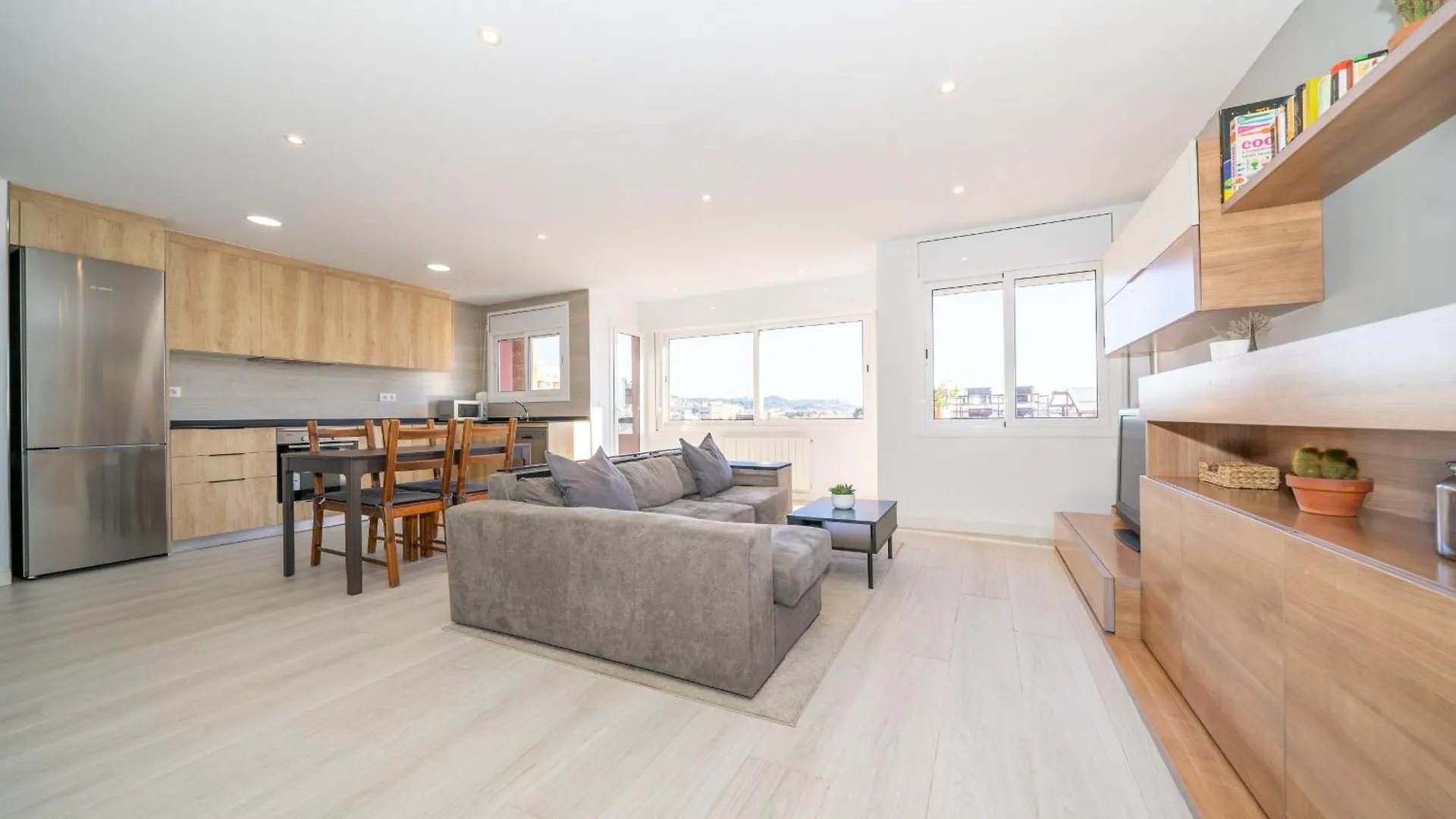 Homeholidaysrentals Oportunity - Costa Barcelona Pineda de Mar