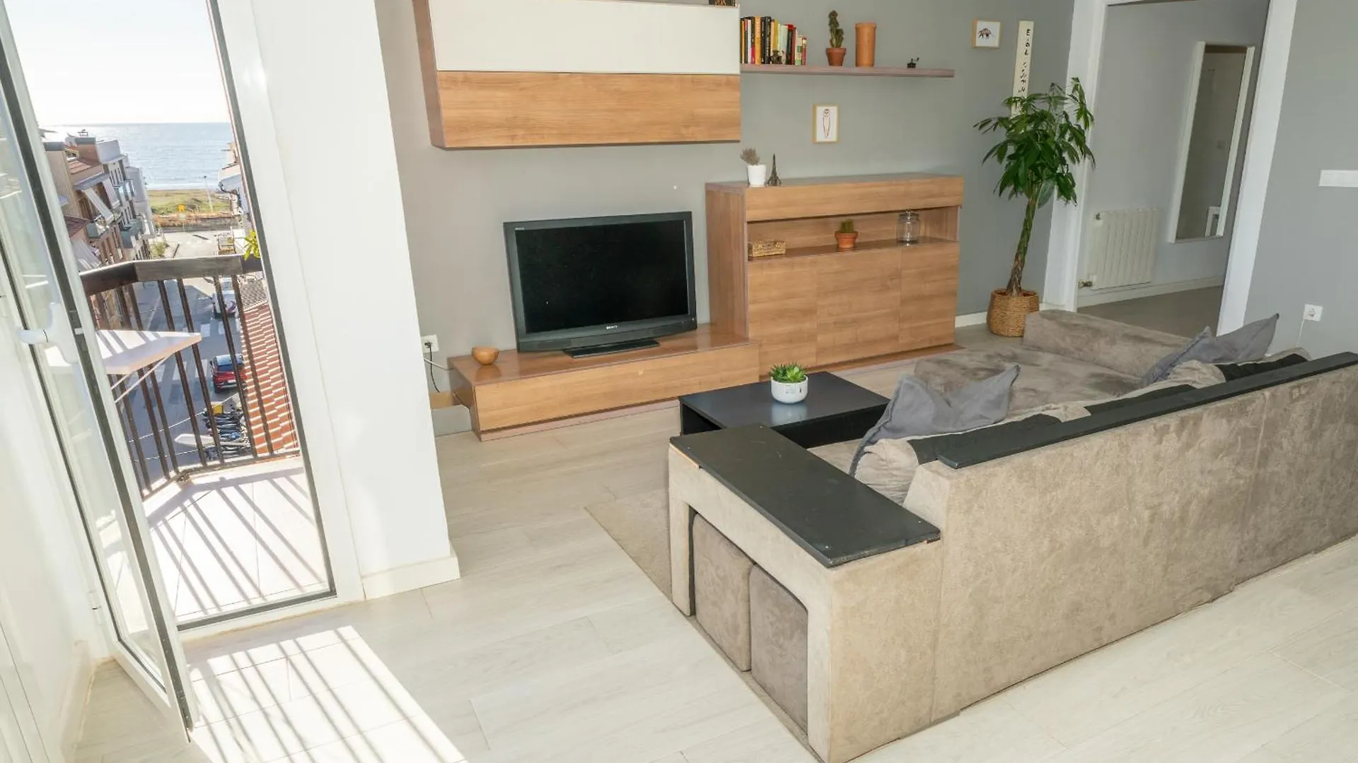 Homeholidaysrentals Oportunity - Costa Barcelona Pineda de Mar 0*,  Spain