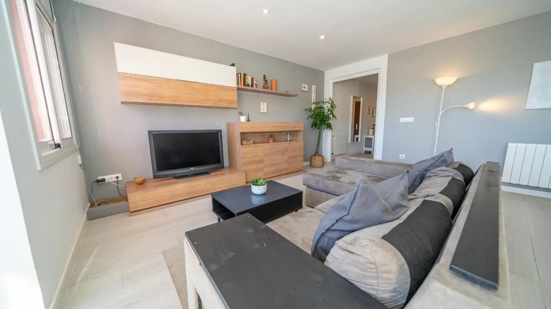 Homeholidaysrentals Oportunity - Costa Barcelona Pineda de Mar Apartment
