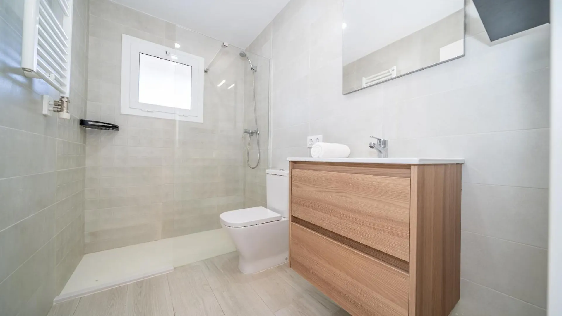 Homeholidaysrentals Oportunity - Costa Barcelona Pineda de Mar Spain