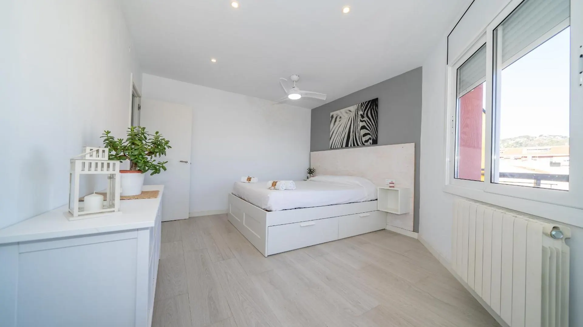 Homeholidaysrentals Oportunity - Costa Barcelona Pineda de Mar Apartment