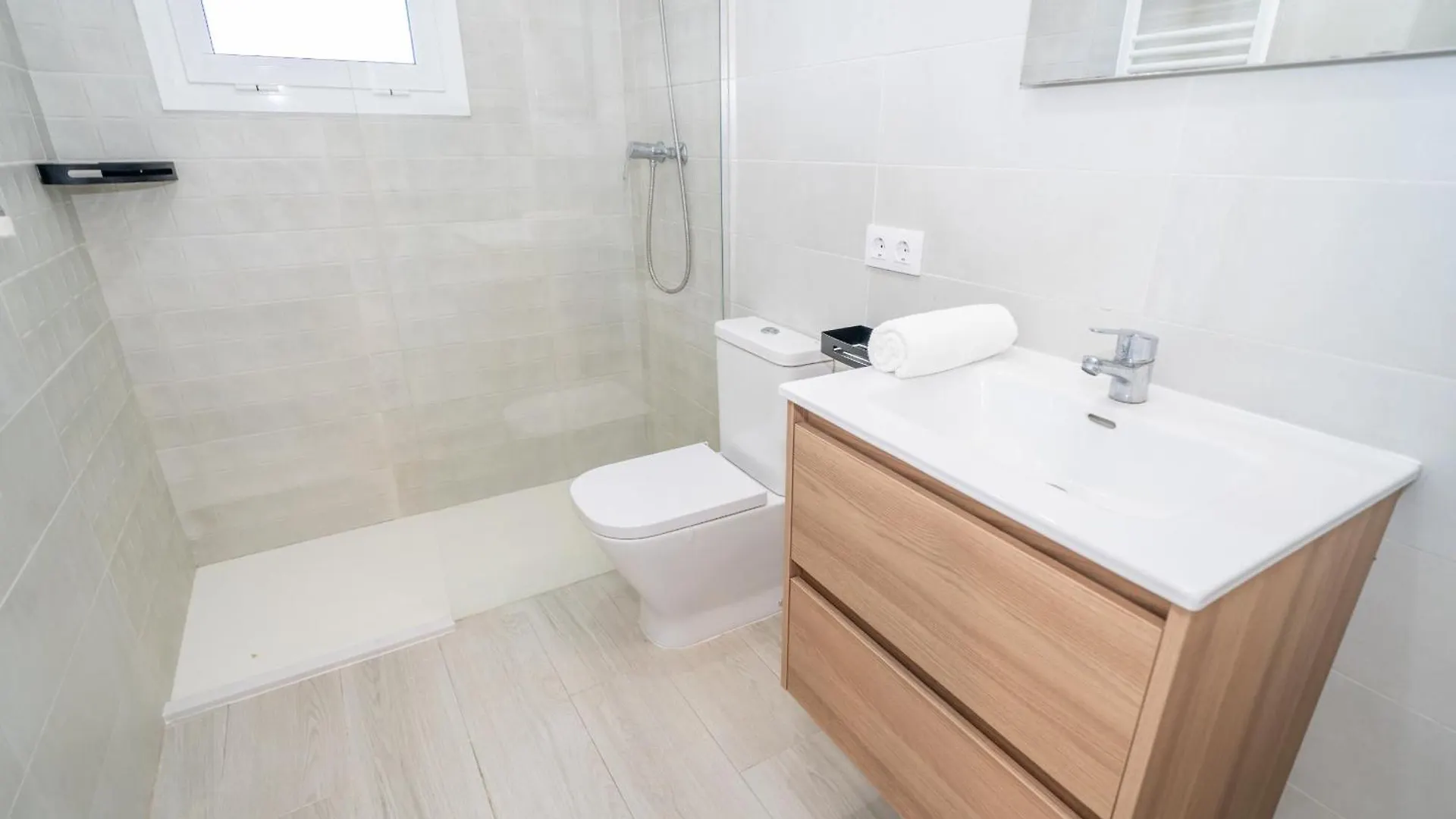 Homeholidaysrentals Oportunity - Costa Barcelona Pineda de Mar 0*,