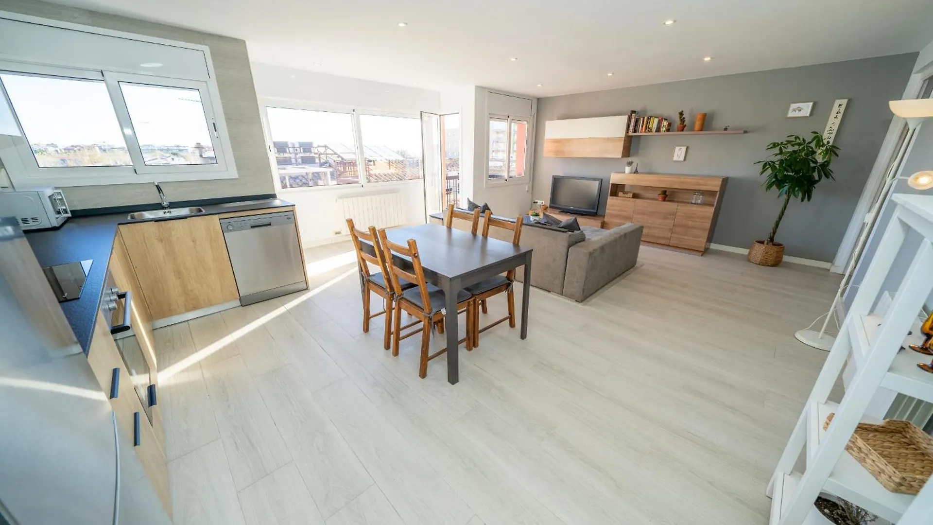 Apartment Homeholidaysrentals Oportunity - Costa Barcelona Pineda de Mar Spain